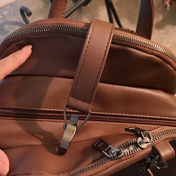 Namaste Backpack - Picture 7 of 10